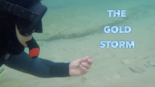 Underwater Metal Detecting (Crazy Storm) Lost Gold Treasures Found Everywhere