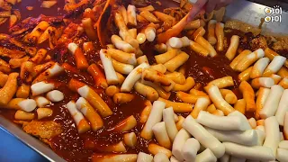 역대급 꾸덕한 빨간맛! 전국에서 일부러 찾는 초대형 철판 2,000원 떡볶이 Tteokbokki / Korean street food