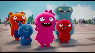 UglyDolls Trailer Song (Kelly Clarkson - Broken & Beautiful)