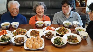 평범한 시골 집밥 먹방~! (아욱국, 삭힌 꽈리고추 무침, 마늘쫑 새우볶음) Home Cooked Meal Mukbang / Korean Food Recipes