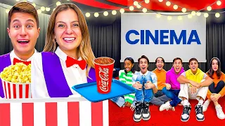 HO APERTO UN CINEMA IN CASA NELLA VITA REALE PER 24 ORE!!🍿