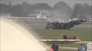 F16 Crash Oshkosh EAA AirVenture 2011 HD(1080p)