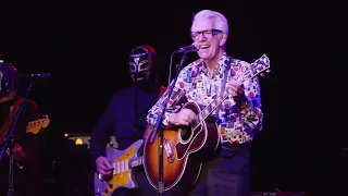 Nick Lowe & Los Straitjackets - I Knew The Bride When She Used To Rock And Roll (Live 2019)