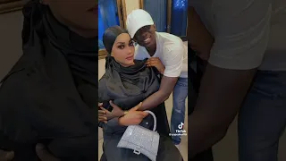 PAPE DIOUF ET SA FEMME BÉBÉ BASSE EN MODE "SAINT VALENTIN" ❤️❤️