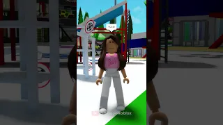 KIND ARTIST HELPS HOMELESS MAN ON ROBLOX #shorts