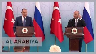 Sergey Lavrov faces impromptu exchange with Ukrainian journalist in Turkey