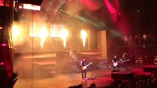 Fall Out Boy - "My Songs Know What You Did in the Dark (Light 'em Up)" (Live in Irvine 8-16-14)