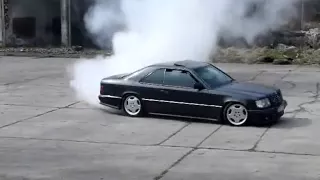 Mercedes C124 230CE Burnout