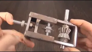 HOW TO MAKE A SCRAP WIRE STRIPPING TOOL/Best Wire Stripper