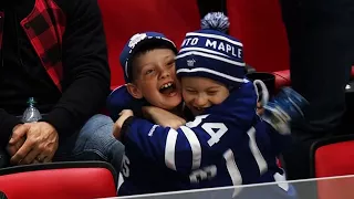 Fans go nuts as Matthews scores game-winner with 30 seconds left against Red Wings