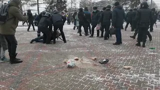 Задержания на акции протеста в Красноярске  23.01.2021 СВОБОДУ АЛЕКСЕЮ НАВАЛЬНОМУ!