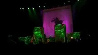 Neil Young & Crazy Horse - Walk Like a Giant (o2 World, Hamburg / 03.06.2013)