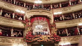 Prima della Scala, lungo applauso per Mattarella