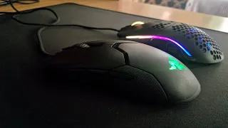 Razer Viper Ultralight vs Glorious Model O Review (Comparison and Gameplay)