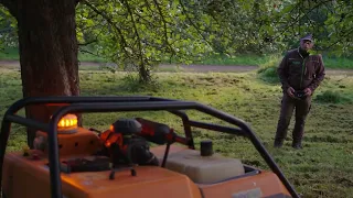 Steilhangpflege mit einem Mähroboter auf Kettenlaufwerk!