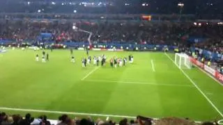 Europa League Final 2010 clapping Fulham after final whistle