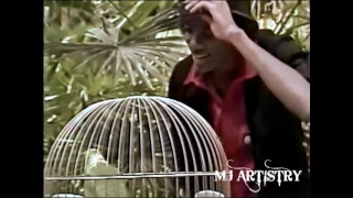 Michael Jackson Rare Talking to a parrot (Funny)