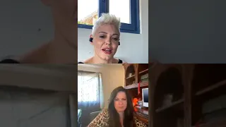 LIVE - ROSE MCGOWAN E HOLLY MARIE COMBS - LEGENDADO PORTUGUÊS