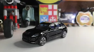 Porsche Macan Turbo from 2017 Scale 1/43 Diecast Model Bburago