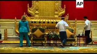 Clinton meets President Thein Sein in historic visit to Myanmar