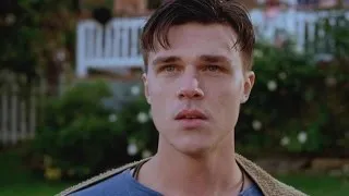 Finn Wittrock and Emile de Ravin Imagine Their Life Together in 'Submarine Kid'