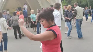 Нино Танцы 🕺🕺🕺 в парке Горького Май 2021 Харьков