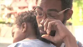 Homeless Single Father Brought to Tears After Strangers Donate $35,000