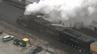 Raw video: Union Pacific "Big Boy" steam locomotive departs Houston with "Bush 41" locomotive