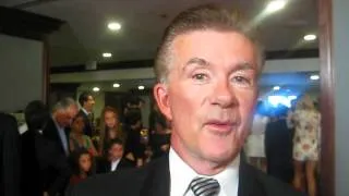 Alan Thicke Sings the "Growing Pains" Theme Song for Glamour.com