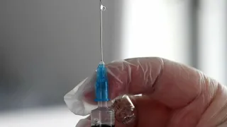 В ГД предложили лишать лицензии врачей за "прививки от коронавируса"