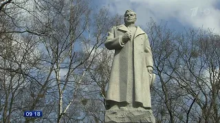 На Украине националисты уничтожили памятник генералу Ватутину, который освобождал Киев от фашистов