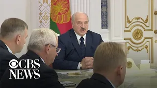 Belarus leader Lukashenko arrests journalists, gets Putin's backing