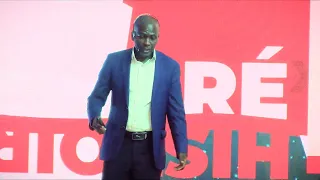 De la gare routière à l'université | Melama DIOMANDE | TEDxGrandBassam