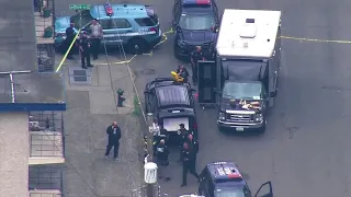 Seattle police in standoff with deputy