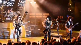 Kiss Kruise VI – Indoor Show #1, part 12 of 12:  Strutter + Rock and Roll All Nite