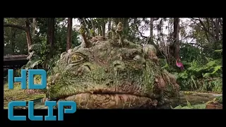 GIANT FROG ATTACK SCENE | LOVE & MONSTERS (2020) | AMAZON PRIME | AWESOME CLIPS