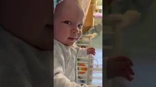 Младенец разговаривает
