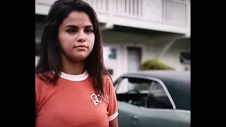 The Dead Don't Die (2019) Selena Gomez needs change for snacks!