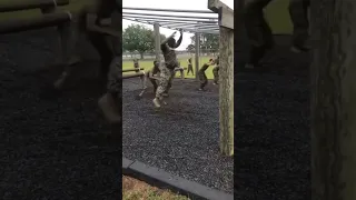 Marines compete in INSANE Obstacle Course 🇺🇸💪🏼 #usmc #obstaclecourse #marines