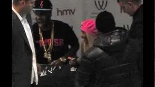 Nicki Minaj HMV signing 190412