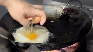 Amazing Wok Skills and Speed! Making Popular Dish-Crispy Omelette With Extreme Fire!Thai Street Food