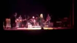 Lucinda Williams singing "Hot Blood"