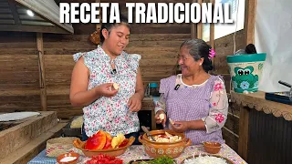 Hongos Fritos en Su Propio Jugo con Tomate  y un Toque Picante con Tortillas Recién Hechas