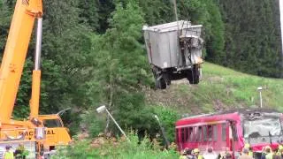 Zugunfall 22.06.2013 Saßmannshausen- Erste Bergung