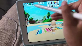 Trying to play Roblox with an apple pen (private server controls tutorial)