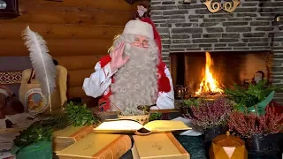 Renos de Papá Noel Santa Claus en las carreteras de Laponia: mensaje en video Finlandia Rovaniemi