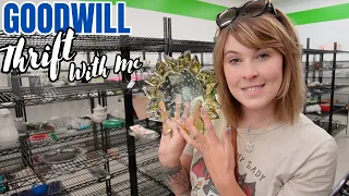 Early to GOODWILL | Thrift With Me | Reselling