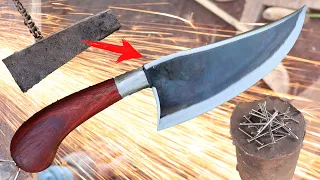 KNIFE MAKING - FORGING A POWERFUL CLEAVER FROM RUSTY LEAF SPRING.