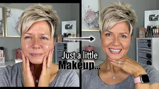 Easy, No-Makeup Makeup Look + Tips to Make It Pool-Ready