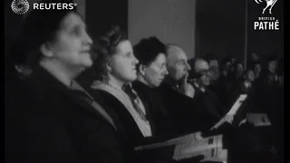 FASHION: Shoe and Leather Fair in London (1949)